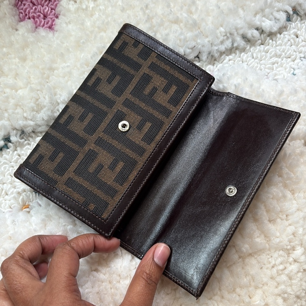 Fendi Bifold wallet with COA - Picture 2 of 7